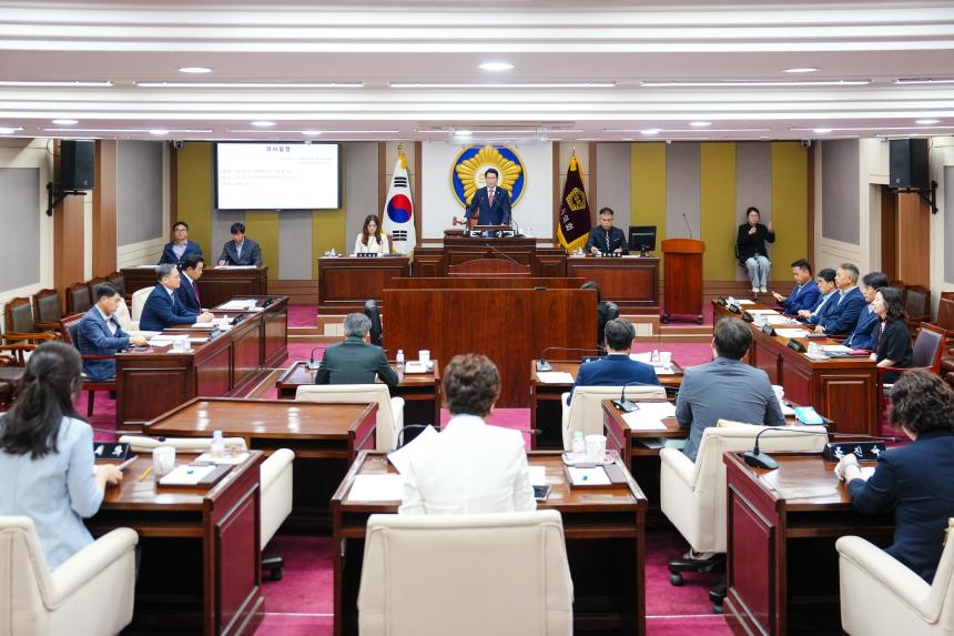 포천시의회, 제187회 임시회 개회 ‘2025년도 제3회 추가경정 예산안, 조례안 등 심의 예정’ - 4