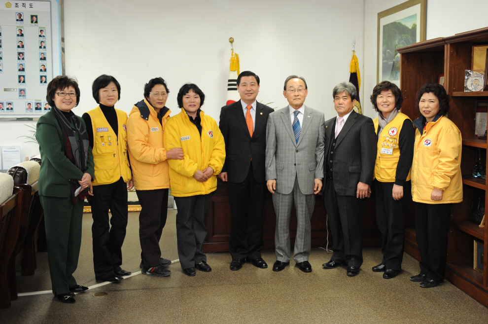 문병대지사를 비롯한 적십자회원들 의장실 예방