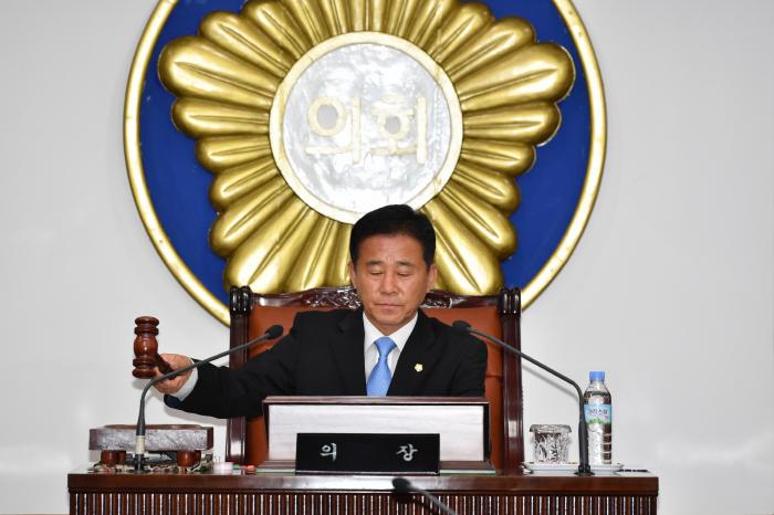 180427 제132회 포천시의회 임시회 - 3