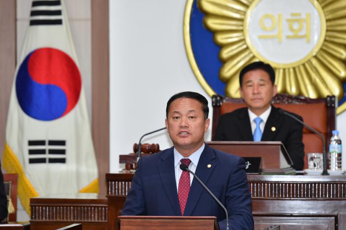 180427 제132회 포천시의회 임시회 - 6