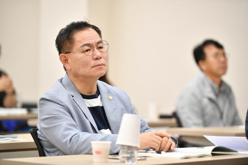 행정사무감사 대비 의원 특강 - 13