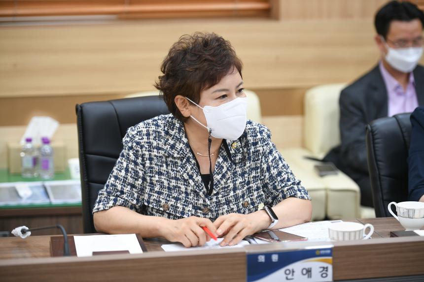 8월 중 의원간담회 - 16
