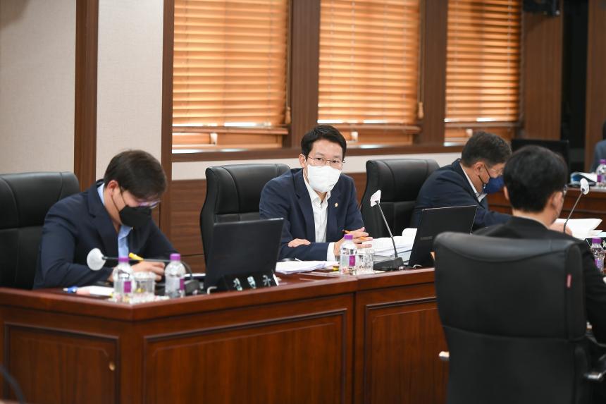 제166회 포천시의회 제1차 정례회 제1차 행정사무감사특별위원회 - 10