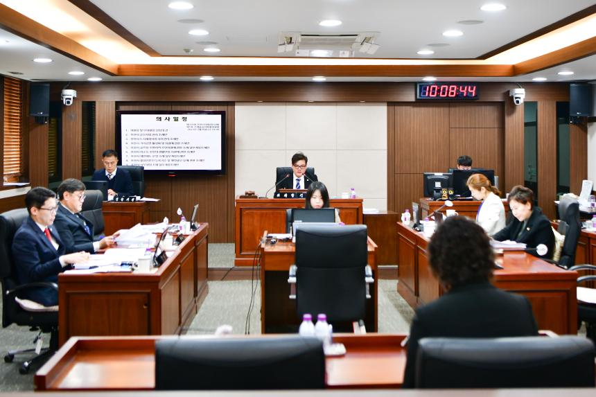 제169회 포천시의회 임시회 제2차 운영위원회, 6군단부지반환특별위원회, 조례등심사특별위원회 - 12
