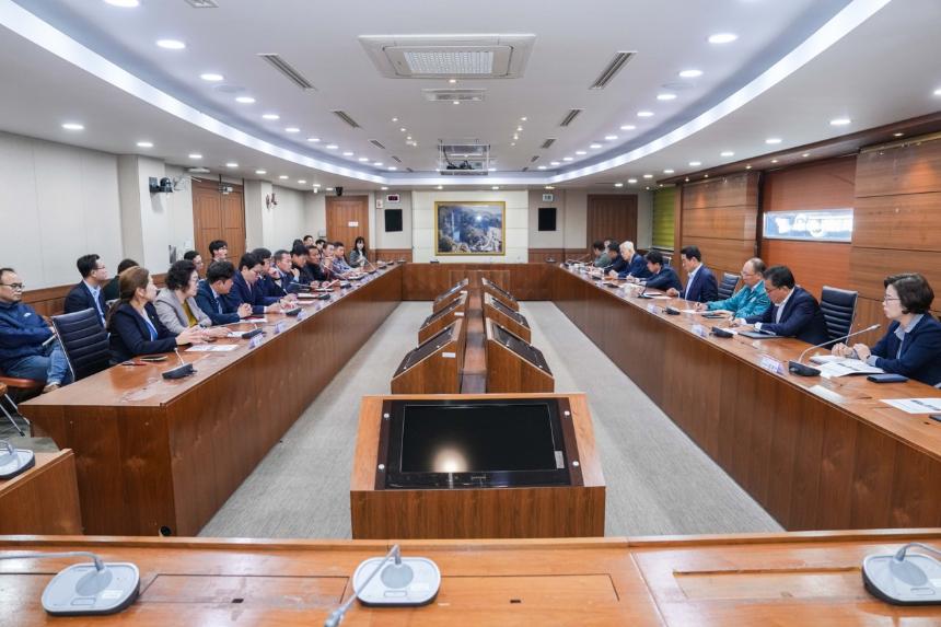 군 소총탄 차량 피탄사고 관련 간담회