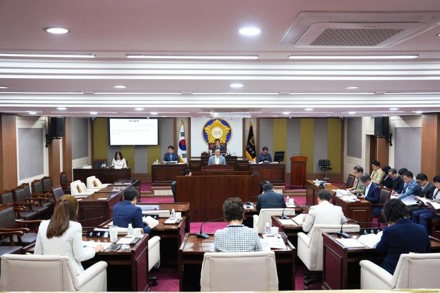 제174회 임시회 제5차 본회의