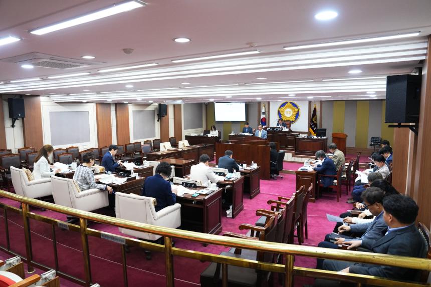 제174회 임시회 제5차 본회의 - 4