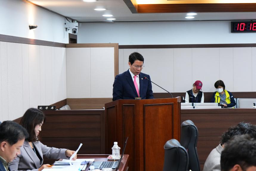 제174회 포천시의회 임시회 조례등심사특별위원회 - 15