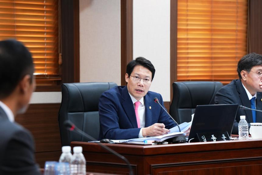 제174회 포천시의회 임시회 조례등심사특별위원회 - 18