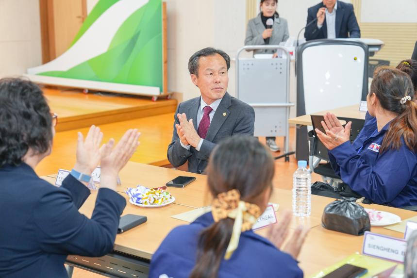 캄보디아 외국인 계절근로자 2차 입국에 따른 환영식 - 1