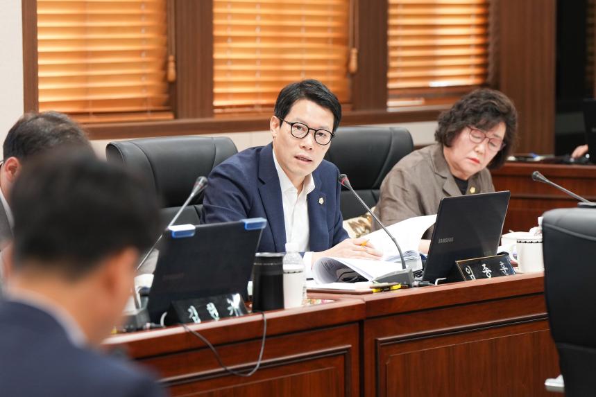 제179회 포천시의회 정례회 행정사무감사특별위원회 1일차 - 3