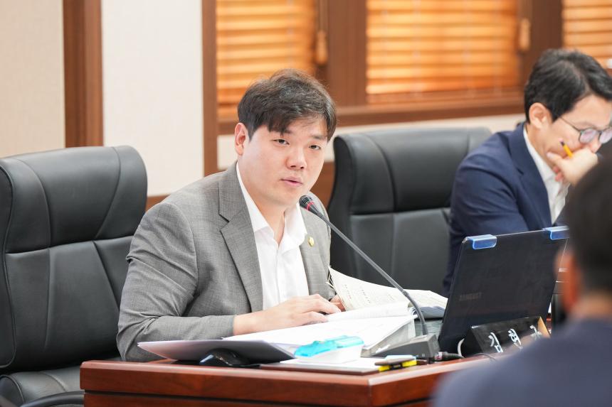 제179회 포천시의회 정례회 행정사무감사특별위원회 1일차 - 10