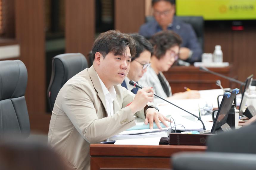 제179회 포천시의회 정례회 행정사무감사특별위원회 2일차 - 2