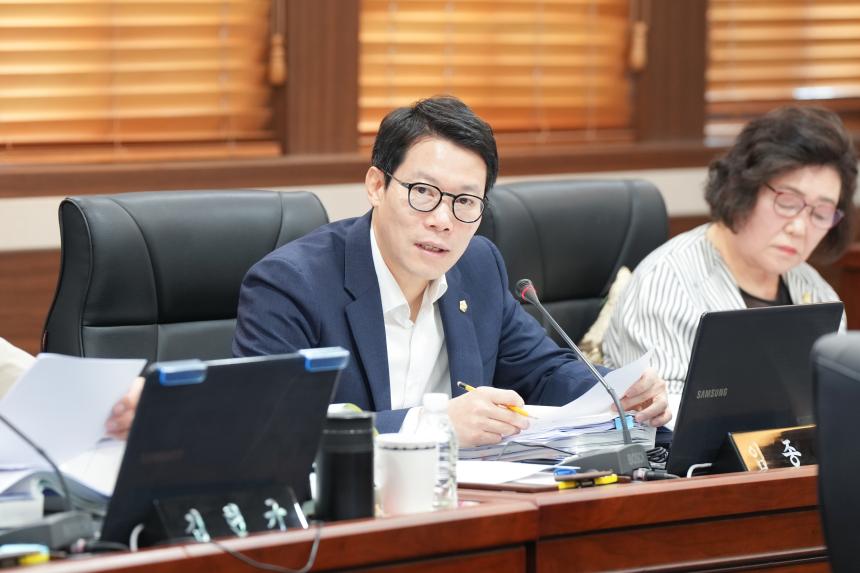 제179회 포천시의회 정례회 행정사무감사특별위원회 2일차 - 5