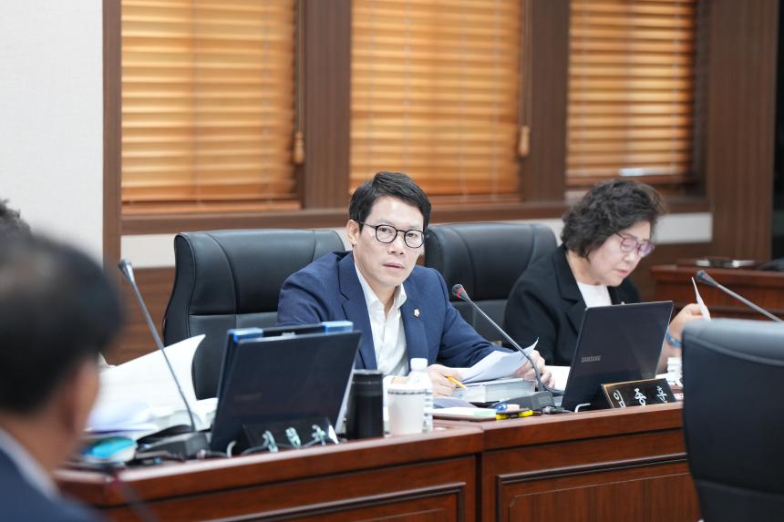 제179회 포천시의회 정례회 행정사무감사특별위원회 3일차 - 10