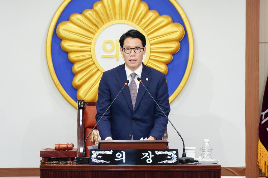 제182회 포천시의회 임시회 제1차 본회의 - 5