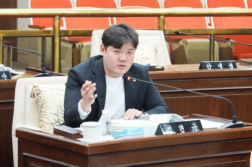 제182회 포천시의회 임시회 제3차 본회의 - 9
