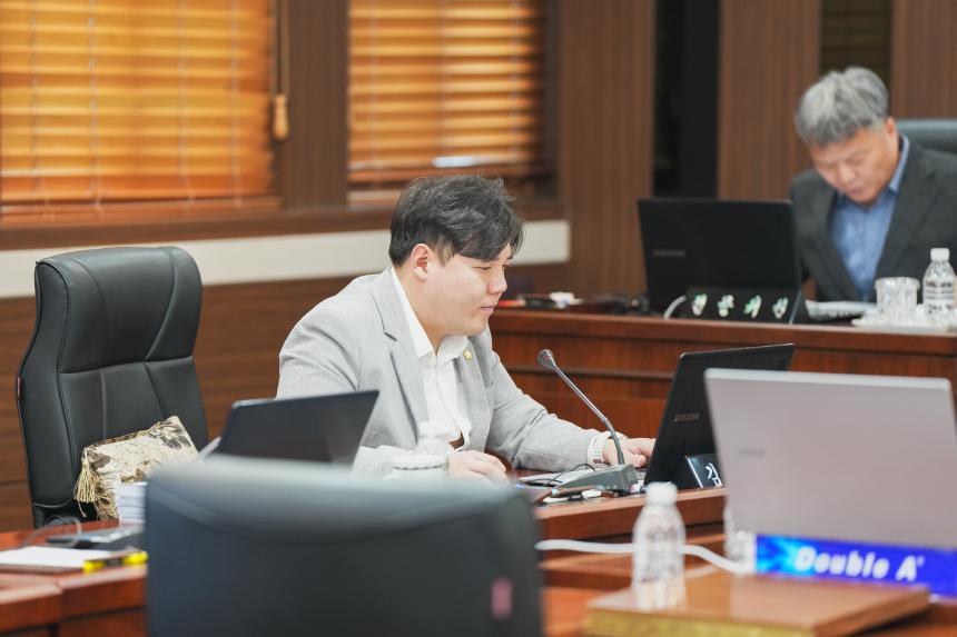 제183회 포천시의회 제2차 정례회 군사시설 등 운용에 따른 지역발전 및 피해방지 특별위원회 - 12