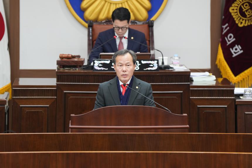 제184회 포천시의회 임시회 제1차 본회의 - 4