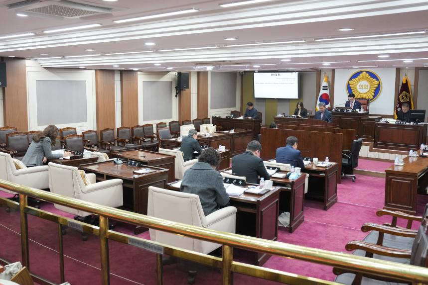 제184회 포천시의회 임시회 제2차 본회의 - 11
