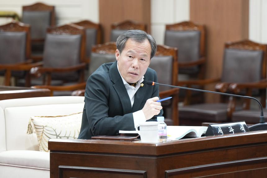 제184회 포천시의회 임시회 제4차 본회의 - 11