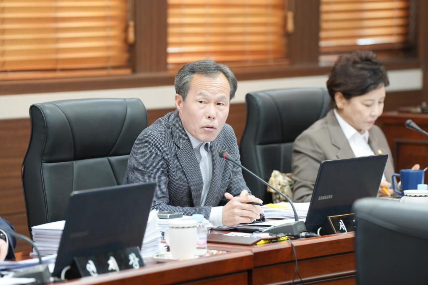 제185회 포천시의회 임시회 제2차 운영위원회 및 조례등심사특별위원회 - 2