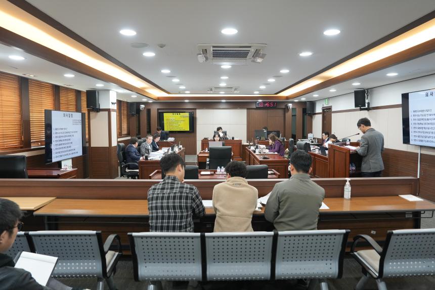 제185회 포천시의회 임시회 제2차 운영위원회 및 조례등심사특별위원회 - 11