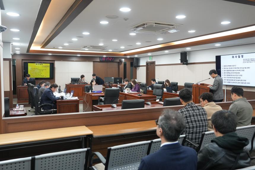 제185회 포천시의회 임시회 제2차 운영위원회 및 조례등심사특별위원회 - 12