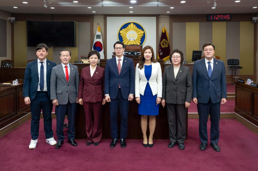 제6대 포천시의회 후반기 단체사진 - 2