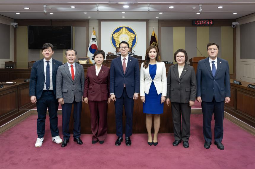 제6대 포천시의회 후반기 단체사진 - 3