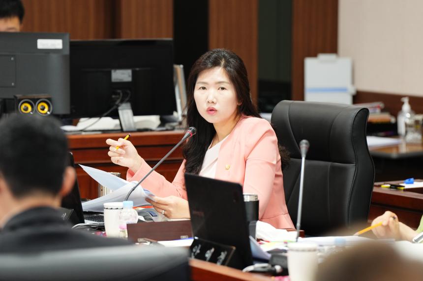 제186회 포천시의회 제1차 정례회 행정사무감사특별위원회 5일차 - 1