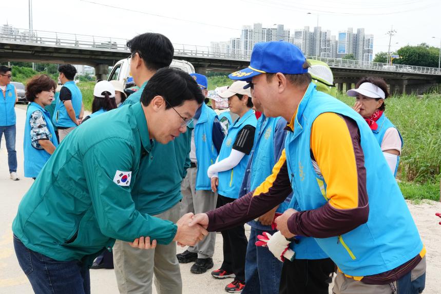 (사)국가유공자환경운동본부포천시직할회 미꾸라지 방류행사 - 2