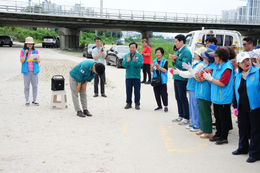 (사)국가유공자환경운동본부포천시직할회 미꾸라지 방류행사 - 6