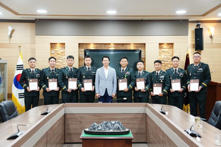 6.25자원봉사자 표창장 수여식 - 42