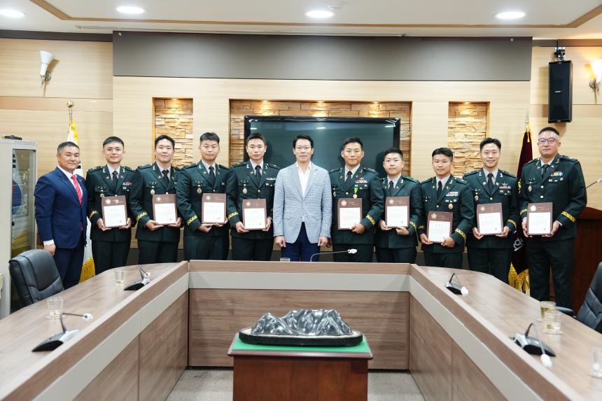 6.25자원봉사자 표창장 수여식 - 43