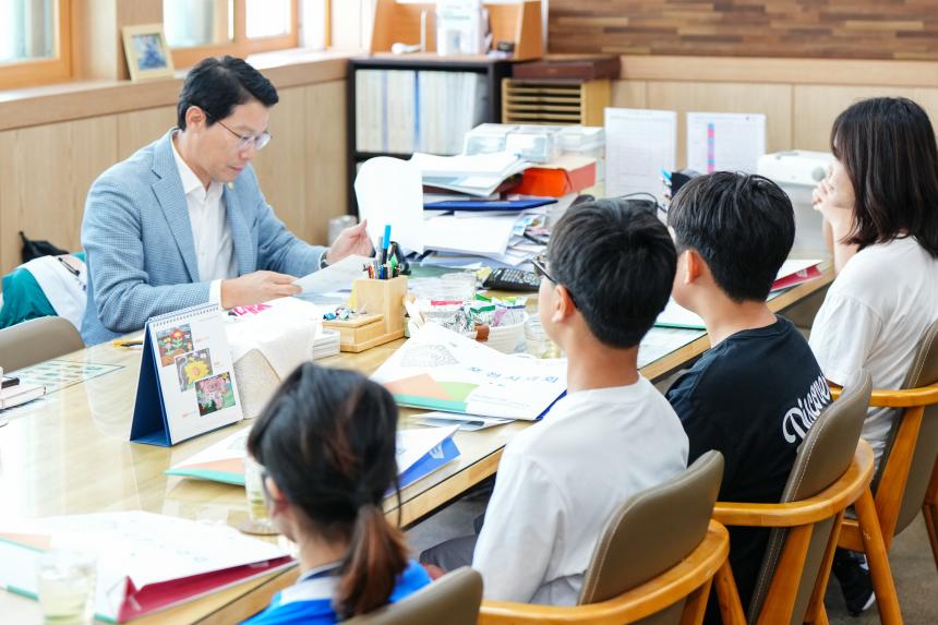 포천 가산초교 포천시의회 견학방문 1 - 19