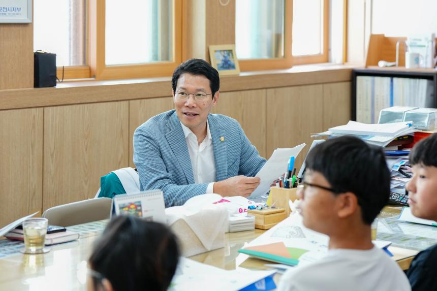 포천 가산초교 포천시의회 견학방문 1 - 20