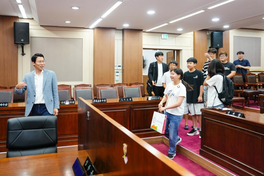 포천 가산초교 포천시의회 견학방문 1 - 28