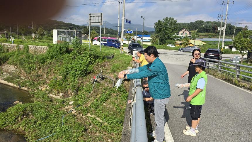 포천시 자연보호협회 다슬기 방류 행사 - 3