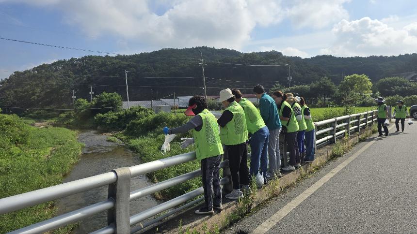 포천시 자연보호협회 다슬기 방류 행사 - 10