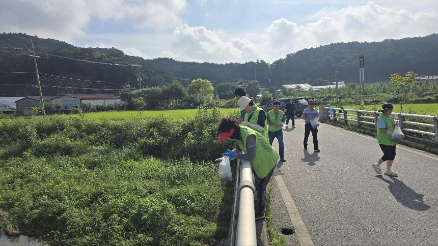 포천시 자연보호협회 다슬기 방류 행사 - 14
