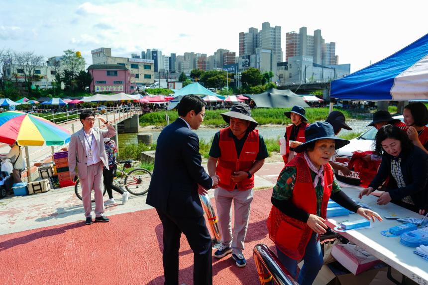 신읍5일장 복지사각지대 발굴 캠페인 - 2