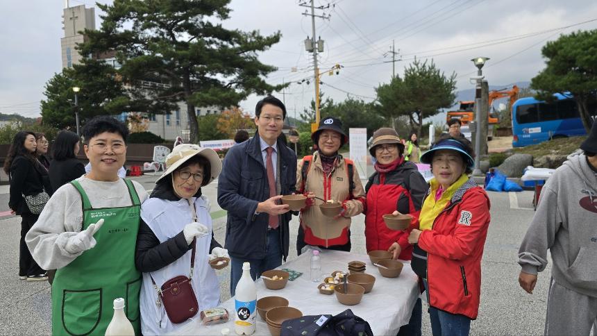 군내면 반월산 둘레길 걷기대회 - 4