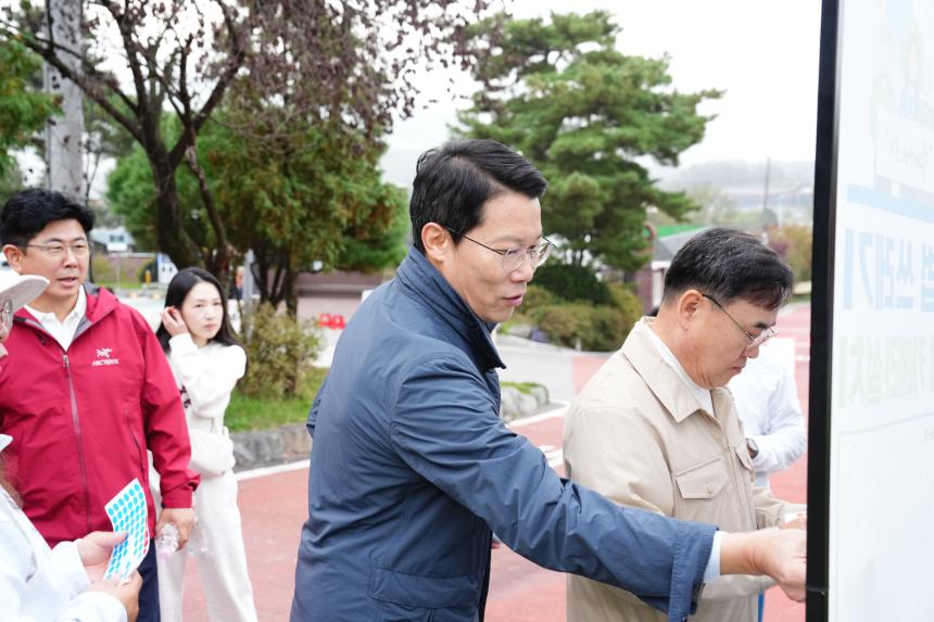 군내면 반월산 둘레길 걷기대회 - 27