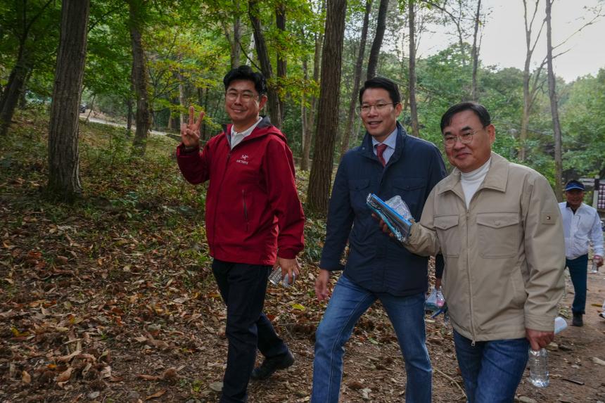 군내면 반월산 둘레길 걷기대회 - 29