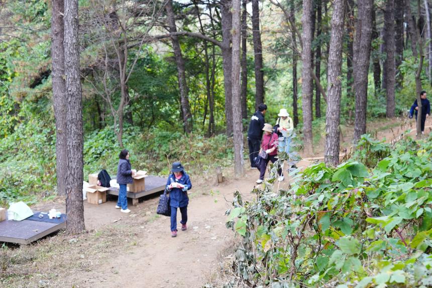 군내면 반월산 둘레길 걷기대회 - 37