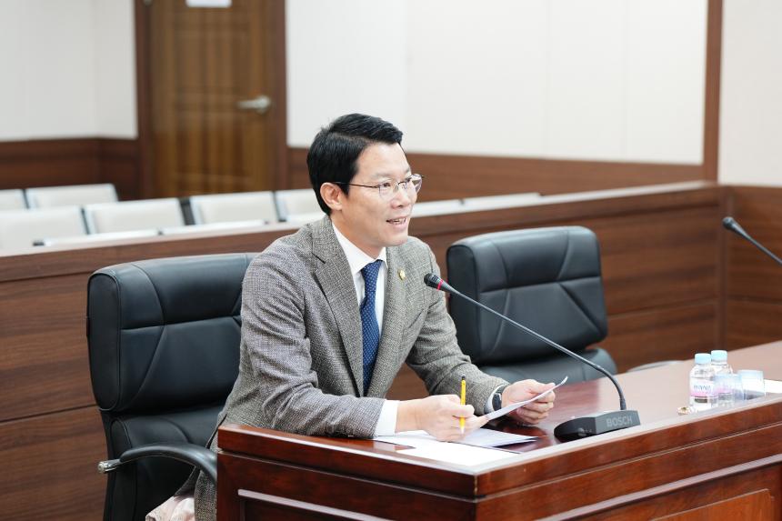 제188회임시회 운영위원회 및 조례등심사특위 - 11