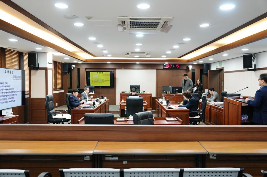 제188회임시회 운영위원회 및 조례등심사특위 - 13