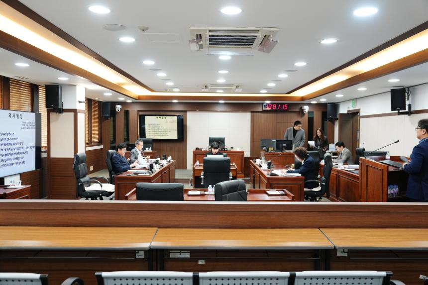 제188회임시회 운영위원회 및 조례등심사특위 - 14