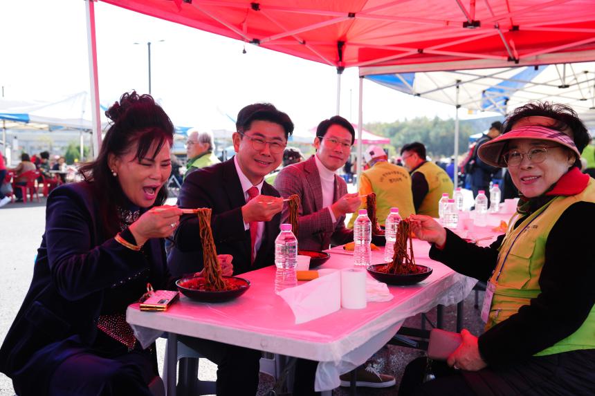 제2회 포천시민과 함께 이웃사랑 짜장면봉사 - 28